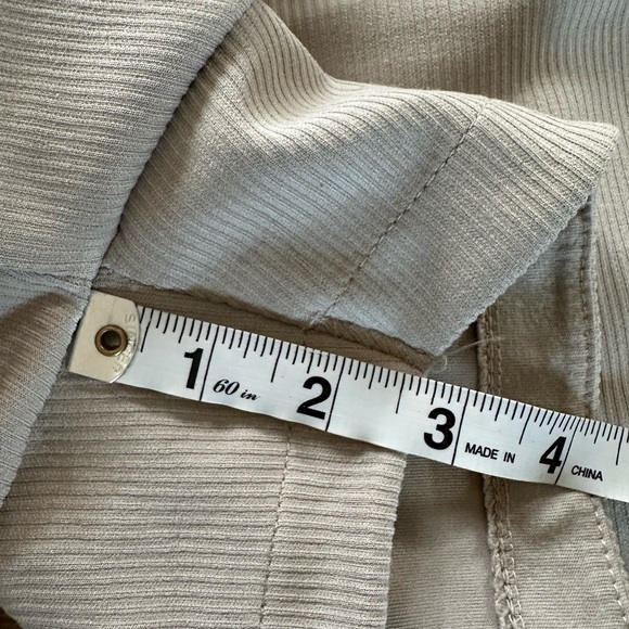 All In Motion Ribbed Shorts New Size medium - Picture 6 of 7